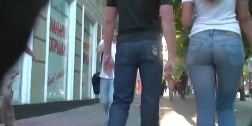 Amateur street candid blonde with a perfect round ass