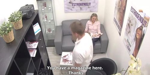 Frigid woman consulting a doctor