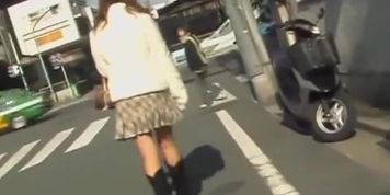 Graceful skinny gal gets quickly attacked during top sharking odyssey