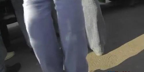 iSt-class public upskirt movie