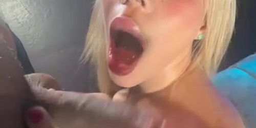 Venezolana Cojiendo En El Club