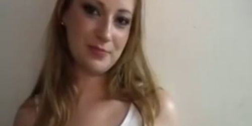 Ð ot club slut paid to fuck and suck in toilet