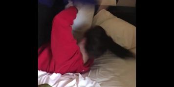 girls fight for real in bedroom
