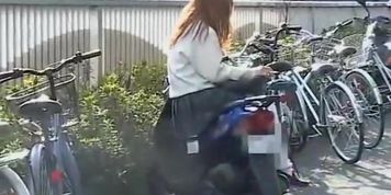 Blazing sharking attack with two friendly vixens being totally surprised