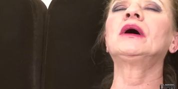 Granny anal fucked in hardcore interracial threesome she is so horny