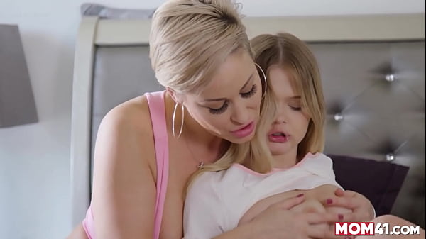 tutora lesbiana se folla a su estudiante de i8 años mom4i