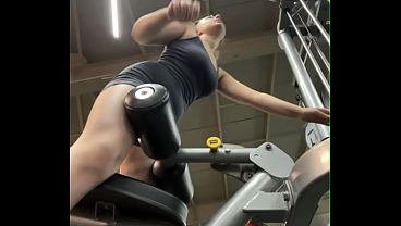 Extreme Masturbate in the gym