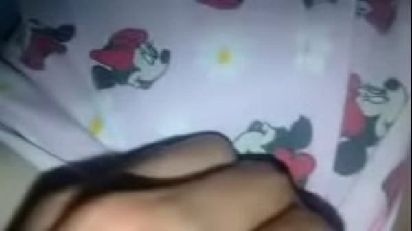 Spreading the beautiful girl's pussy, giving her a cock to suck until the cum filled her mouth, then still pushing the cock into her clitoris, fucking her pussy with loud moans, making her extremely aroused, she masturbated twice and cummed a lot.