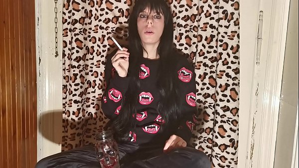 Goth Mistress till wait for her slave boy pti HD