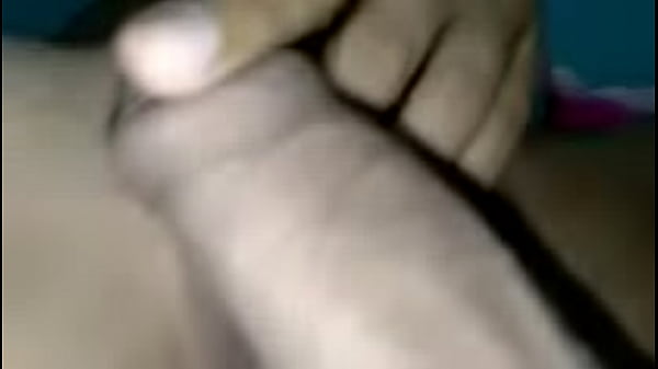 Fucking the pussy of a beautiful Thai girl until her clit is wet, her pussy is very beautiful, rubbing the cock on her pussy is very exciting.