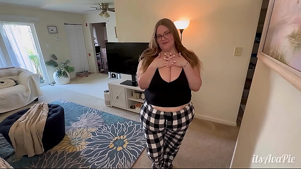 Sexo POV y mamada con una gordita amiga del trabajo