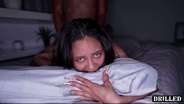 Latina embarazada insiste en practicar sexo anal
