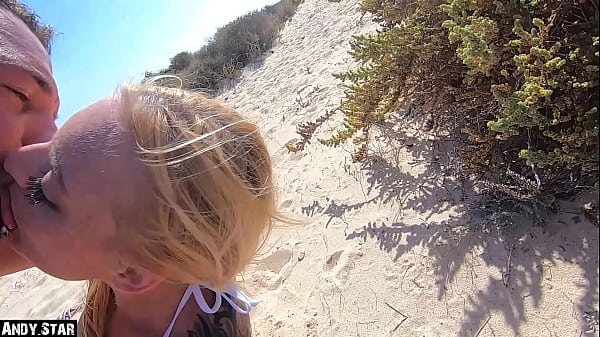 CUMSHOT IN MOUTH OUTDOOR BLOWJOB ON THE BEACH