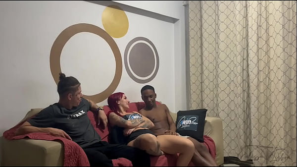 Doble penetración con mi hermano travieso con una gran polla