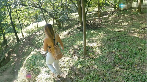 Mamada POV en un parque público