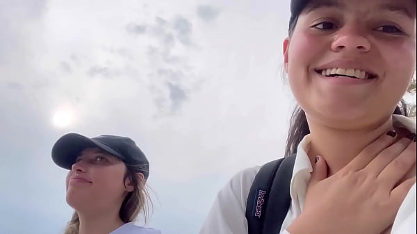 ¡¡¡A mi novia le encanta tener orgasmos en el pasillo del hotel!!!