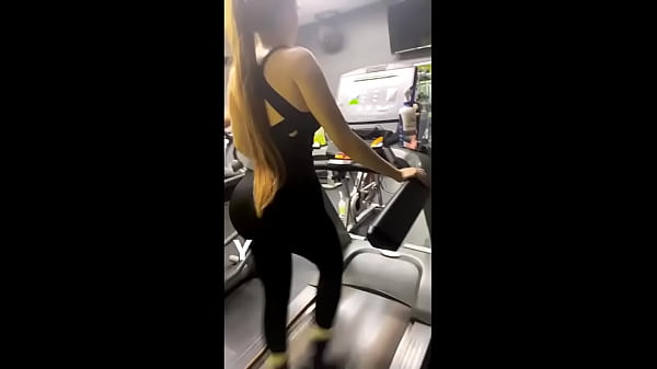 Big Butt Exercising In The Gym