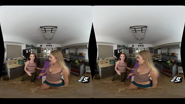 Trío virtual con 2 cachondas y calientes - ¡WankzVR!