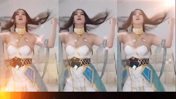 Big boobs chick in cosplay