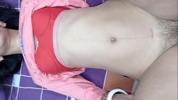 Desi pareja primera noche de sexo duro con hindi audio DESISLIMGIRL parte 2