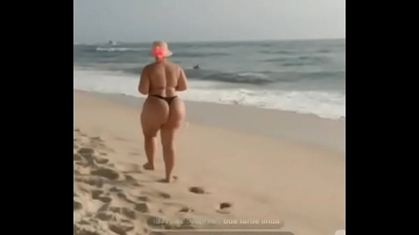Aline Beach walk wow butt amazing