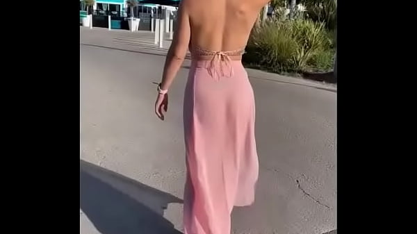 Parpadeando sin bragas para mi desafío