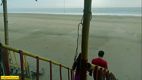 Desi esposa bengalí Citas sexo en la playa del mar!
