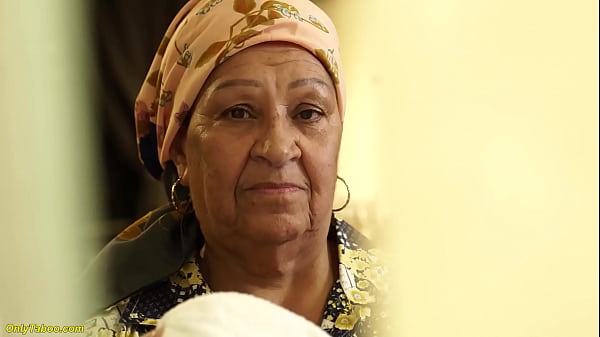 cachonda abuela real de 72 años bbw obtiene culo extremadamente duro follada por su gran polla toyboy