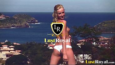 Sexo erótico en el dormitorio con la ardiente esposa Jaylyn Rose