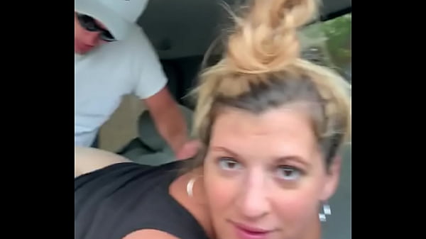 amateur milf pawg folla extraño en walmart estacionamiento en público con gran culo y líneas de bronceado pareja casera