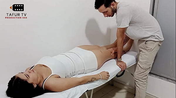 The doctor discovers me without underwear, he rubs my pussy and fucks me FULL STORY