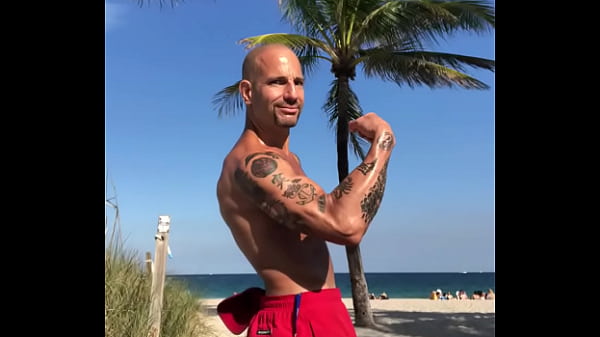 BEACH BODY BRO
