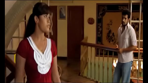 Novio quitándose el vestido de la novia Escena romántica - Escena caliente baja