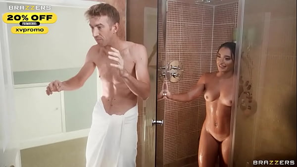 Sorpresa Anal Sara Diamante / Brazzers/ Ingresa a XVPROMO en el sitio oficial para obtener descuento