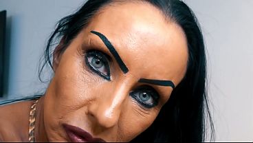Encuentro picante con una MILF gótica emo alternativa