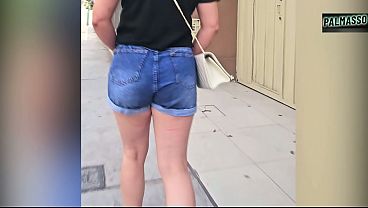 Quick sex for money at Christmas: On the street, a lady is caught and agrees to have sex in exchange for cash to buy Christmas gifts.
