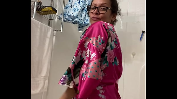 Anna Mature latina madura bailando en bata, suscríbete a mis para ver la gran revelación .com/annamariamaturelatina