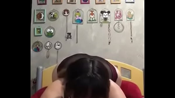 María necesita un pene para follar