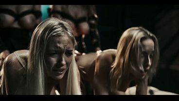 Parodia de Alien Futa de El cuento de la criada: chicas de i8 años usadas como recipientes de reproducción por chicas trans monstruosas