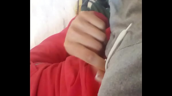 Venezuelan touches himself to see an Argentine tail, a little touch taking advantage of the morning erection ...
