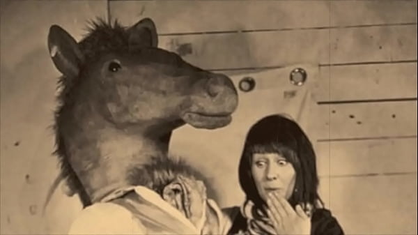 chicas vintage con mascotas
