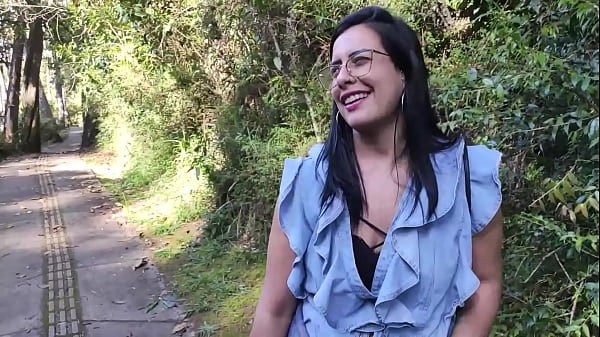 Engaño a mi novia con una puta Venezolana de la calle.