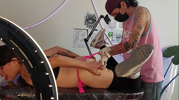 Tattoo with finger included, this tattoo artist really knows how to move his fingers