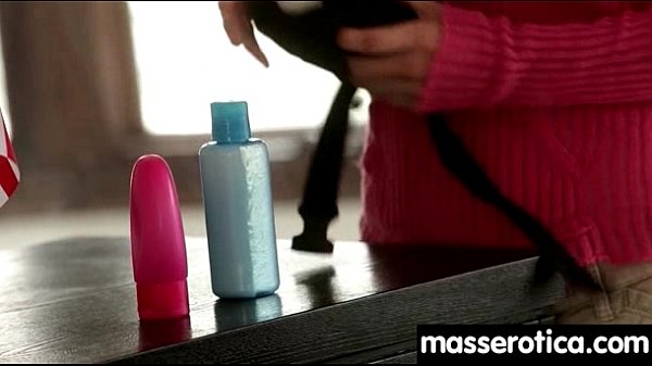 come MILF COÑO en aceitoso trío 8