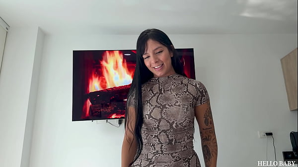 Daniela llega a casa con una grata sorpresa en su CULO - Daniela Ortiz