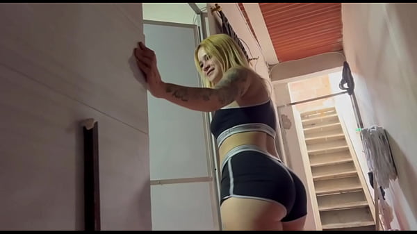 Hermanastro, no desperdicies tu semen así, ¡lléname el agujero mejor! Casero mexicano