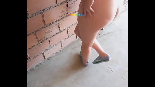 A HOMEMADE BRICKLAYER FUCKS THE OWNER'S WIFE ON THE TERRACE. UNFAITHFUL PERUVIAN CHEATS ON HER HUSBAND.
