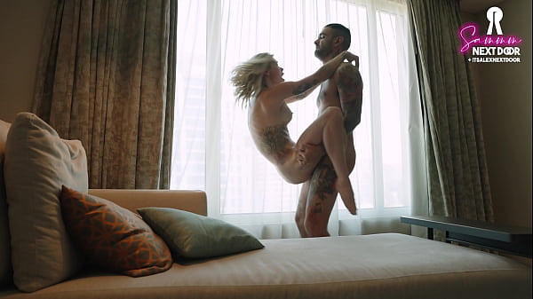 Ella fue hecha para esto, rubia juguete sexual se deja perforar