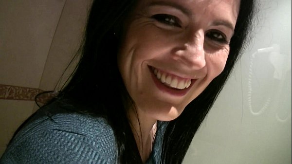 Divirtiéndonos entre bastidores en el baño con Montse Swinger