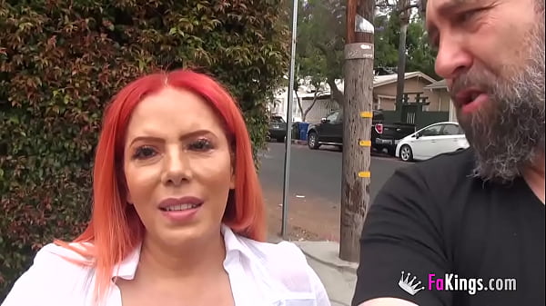 Haciendo cosas guarras por Hollywood! Pablo y una gordita mami tetona